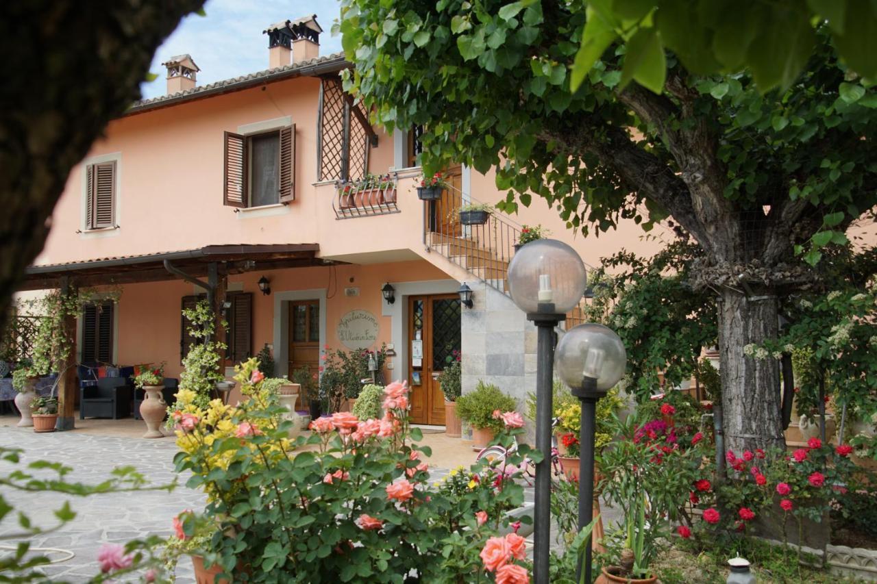 Agriturismo L'Ulivo In Fiore Spoleto Luaran gambar